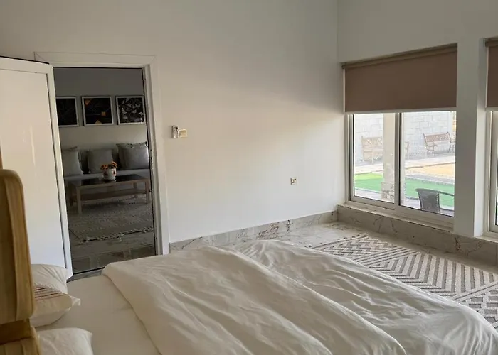 Luxury Farmhouse Near Yas Island With Swimming Pool, Bbq Area & Majlis