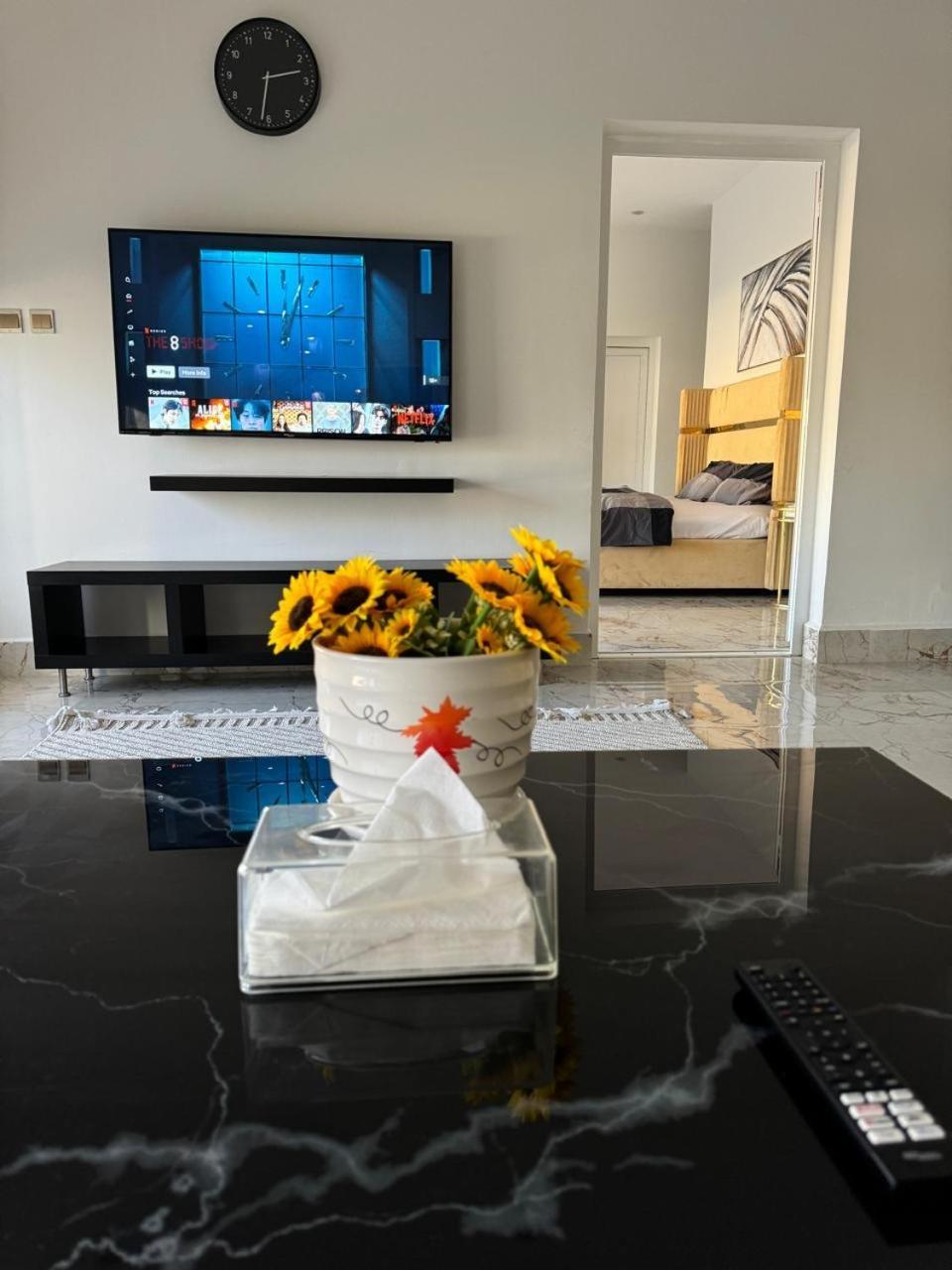 Luxury Near Yas Island With Swimming Pool, Bbq Area & Majlis