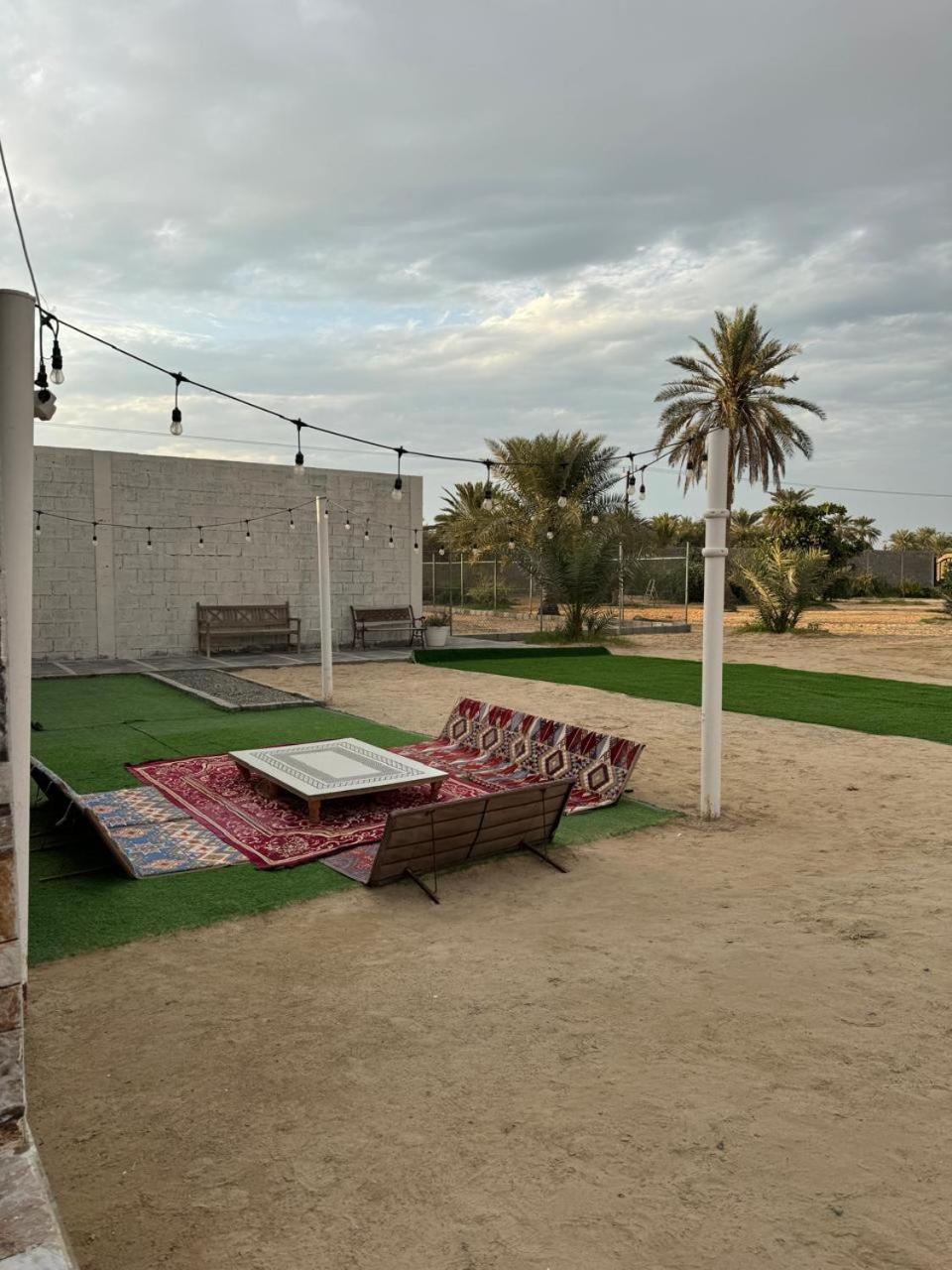 Luxury Near Yas Island With Swimming Pool, Bbq Area & Majlis Holiday home *