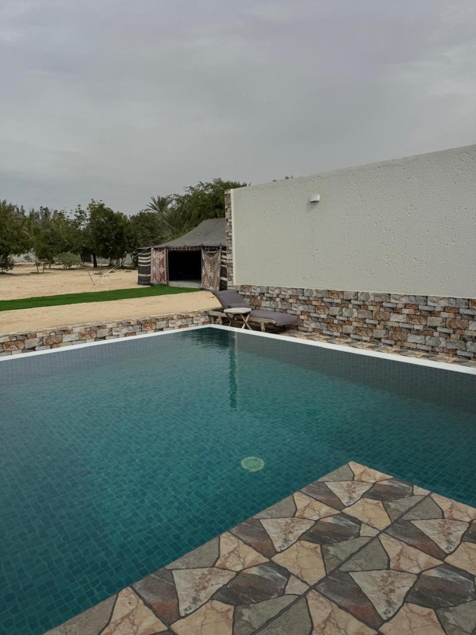 Luxury Near Yas Island With Swimming Pool, Bbq Area & Majlis Holiday home Al Rahba